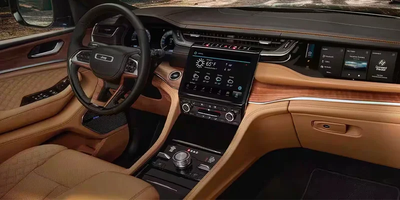 An interior photo of a Jeep Grand Cherokee