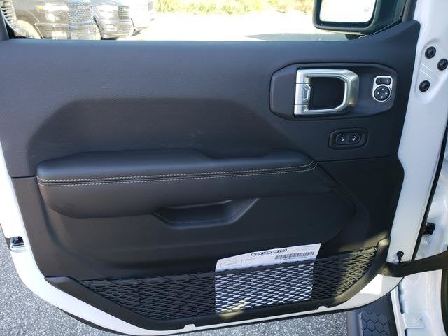 2027 Jeep Wrangler WRANGLER 4-DOOR SAHARA
