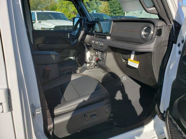 2027 Jeep Wrangler WRANGLER 4-DOOR SAHARA