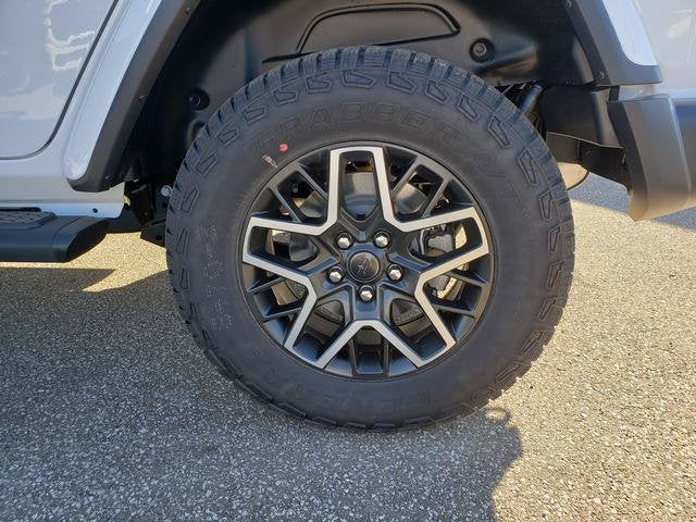 2027 Jeep Wrangler WRANGLER 4-DOOR SAHARA