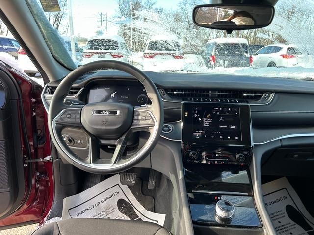 2023 Jeep Grand Cherokee Laredo 4x4