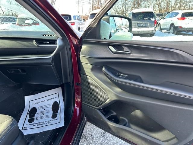 2023 Jeep Grand Cherokee Laredo 4x4