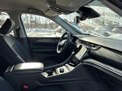 2023 Jeep Grand Cherokee Laredo 4x4