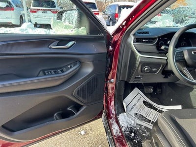 2023 Jeep Grand Cherokee Laredo 4x4