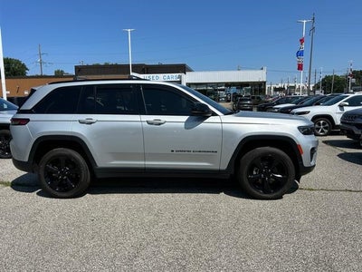 2023 Jeep Grand Cherokee Altitude 4x4