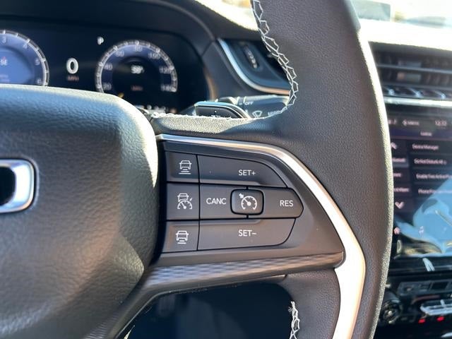 2025 Jeep Grand Cherokee GRAND CHEROKEE LAREDO X 4X4