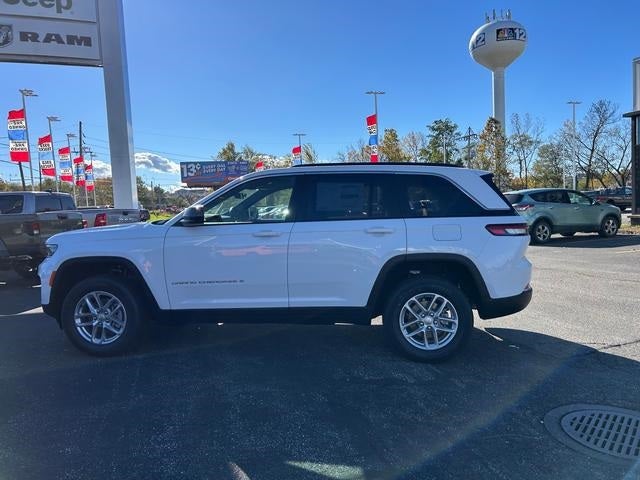 2025 Jeep Grand Cherokee GRAND CHEROKEE LAREDO X 4X4