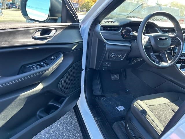 2025 Jeep Grand Cherokee GRAND CHEROKEE LAREDO X 4X4