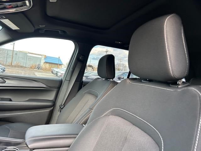 2025 Jeep Grand Cherokee GRAND CHEROKEE LAREDO X 4X4