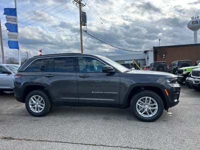 2025 Jeep Grand Cherokee GRAND CHEROKEE LAREDO X 4X4