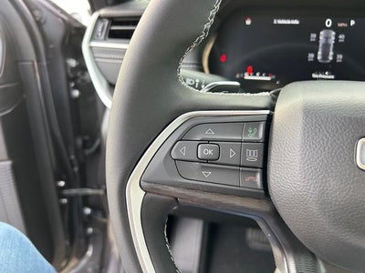 2025 Jeep Grand Cherokee GRAND CHEROKEE LAREDO X 4X4