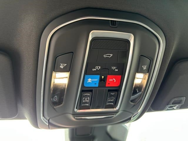 2025 Jeep Grand Cherokee GRAND CHEROKEE LAREDO X 4X4