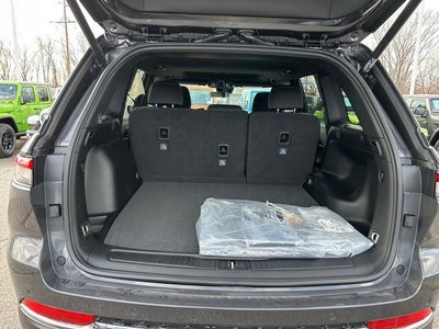 2025 Jeep Grand Cherokee GRAND CHEROKEE LAREDO X 4X4