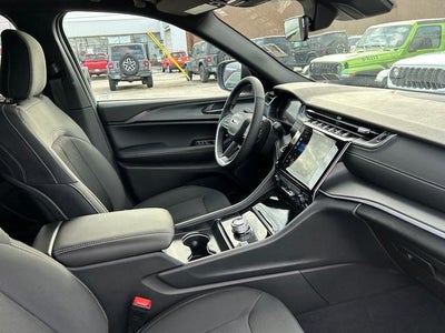 2025 Jeep Grand Cherokee GRAND CHEROKEE LAREDO X 4X4