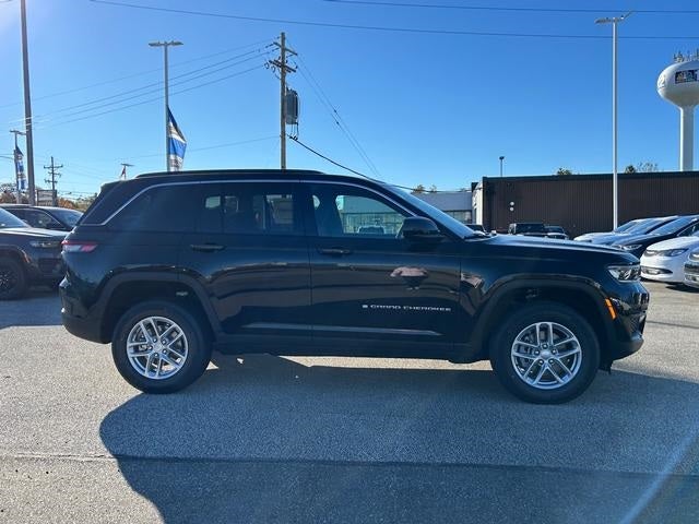 2025 Jeep Grand Cherokee GRAND CHEROKEE LAREDO X 4X4