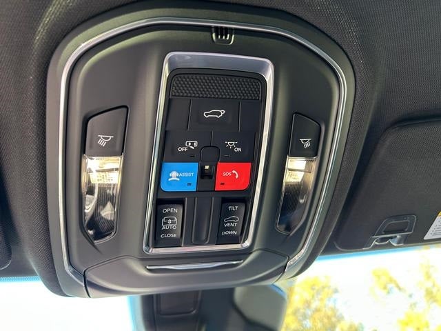 2025 Jeep Grand Cherokee GRAND CHEROKEE LAREDO X 4X4