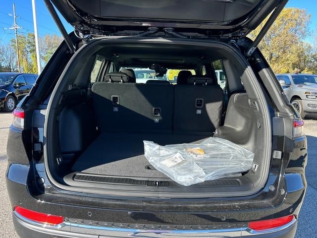 2025 Jeep Grand Cherokee GRAND CHEROKEE LAREDO X 4X4