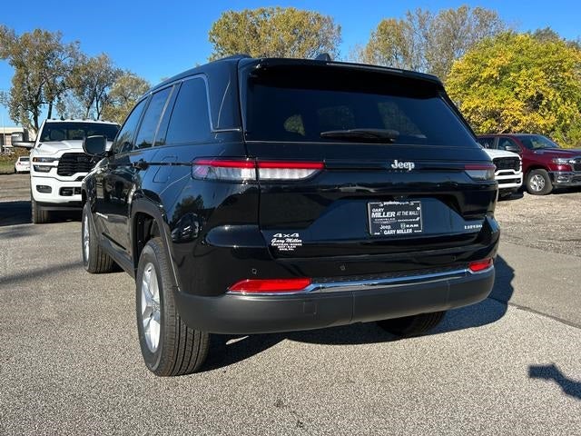 2025 Jeep Grand Cherokee GRAND CHEROKEE LAREDO X 4X4