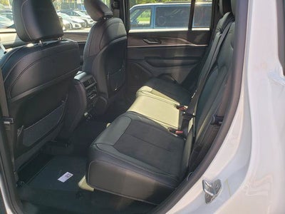 2027 Jeep Grand Cherokee GRAND CHEROKEE LAREDO ALTITUDE 4X4