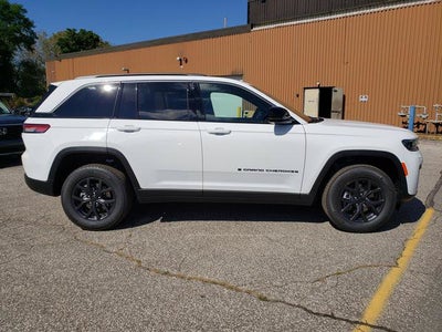 2027 Jeep Grand Cherokee GRAND CHEROKEE LAREDO ALTITUDE 4X4