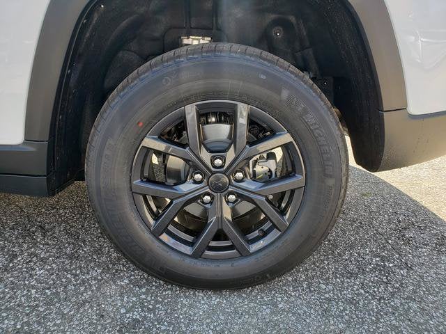 2027 Jeep Grand Cherokee GRAND CHEROKEE LAREDO ALTITUDE 4X4