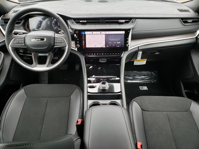 2027 Jeep Grand Cherokee GRAND CHEROKEE LAREDO ALTITUDE 4X4