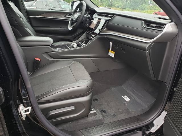 2027 Jeep Grand Cherokee GRAND CHEROKEE LAREDO ALTITUDE 4X4