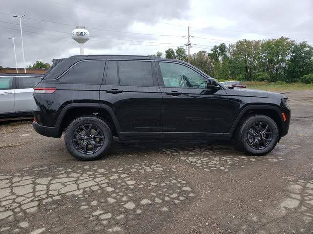 2027 Jeep Grand Cherokee GRAND CHEROKEE LAREDO ALTITUDE 4X4