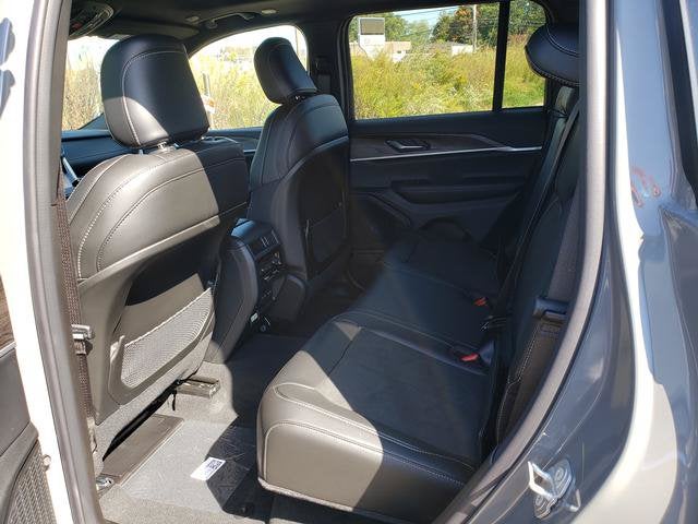 2027 Jeep Grand Cherokee GRAND CHEROKEE LAREDO ALTITUDE 4X4