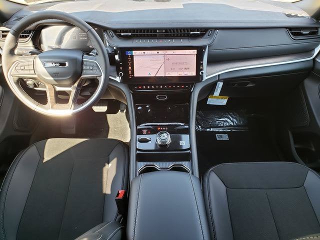 2027 Jeep Grand Cherokee GRAND CHEROKEE LAREDO ALTITUDE 4X4