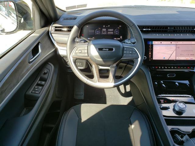 2027 Jeep Grand Cherokee GRAND CHEROKEE LAREDO ALTITUDE 4X4
