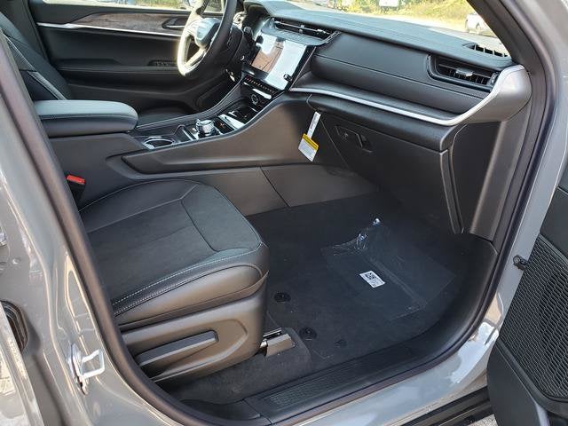 2027 Jeep Grand Cherokee GRAND CHEROKEE LAREDO ALTITUDE 4X4