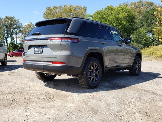 2027 Jeep Grand Cherokee GRAND CHEROKEE LAREDO ALTITUDE 4X4