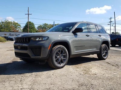 2027 Jeep Grand Cherokee GRAND CHEROKEE LAREDO ALTITUDE 4X4