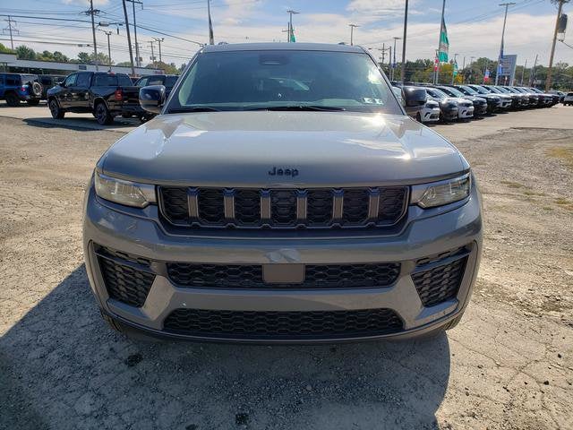 2027 Jeep Grand Cherokee GRAND CHEROKEE LAREDO ALTITUDE 4X4