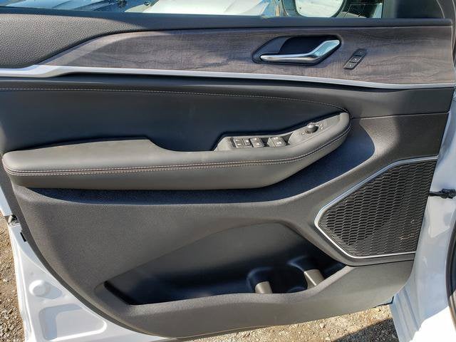 2027 Jeep Grand Cherokee GRAND CHEROKEE LIMITED RESERVE 4X4