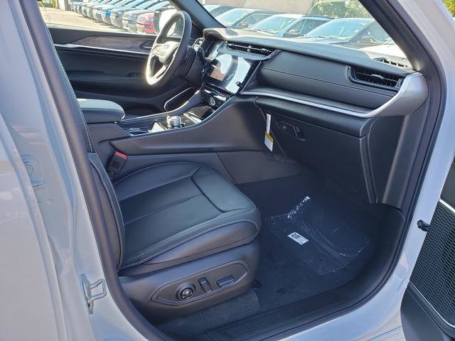 2027 Jeep Grand Cherokee GRAND CHEROKEE LIMITED RESERVE 4X4