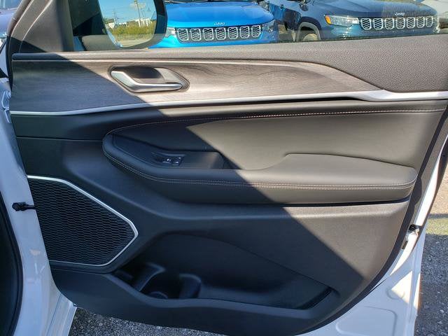 2027 Jeep Grand Cherokee GRAND CHEROKEE LIMITED RESERVE 4X4