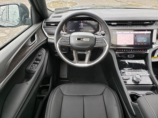 2027 Jeep Grand Cherokee GRAND CHEROKEE LIMITED RESERVE 4X4