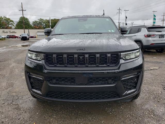 2027 Jeep Grand Cherokee GRAND CHEROKEE LIMITED RESERVE 4X4