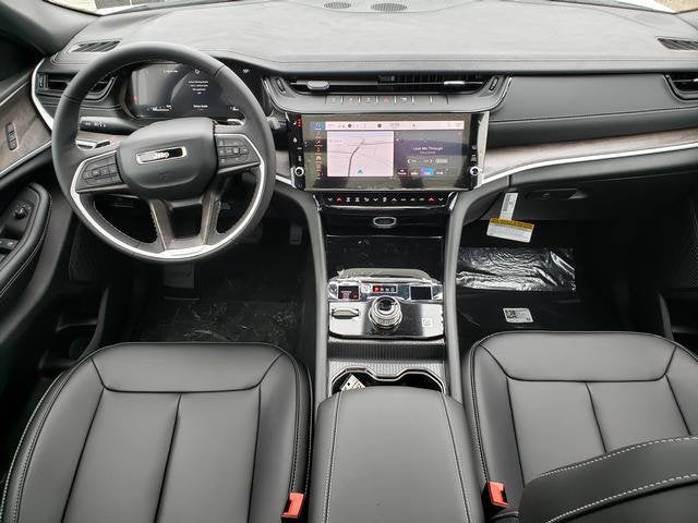 2027 Jeep Grand Cherokee GRAND CHEROKEE LIMITED 4X4