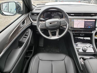 2027 Jeep Grand Cherokee GRAND CHEROKEE LIMITED 4X4