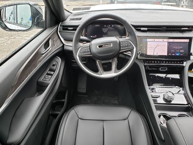 2027 Jeep Grand Cherokee GRAND CHEROKEE LIMITED 4X4