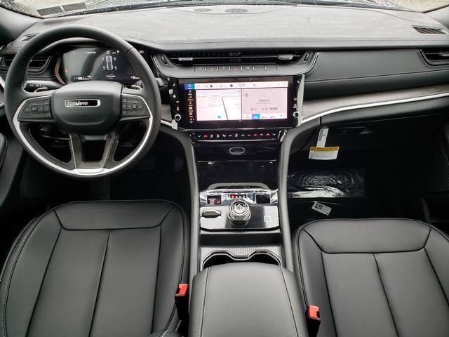 2027 Jeep Grand Cherokee GRAND CHEROKEE LIMITED 4X4