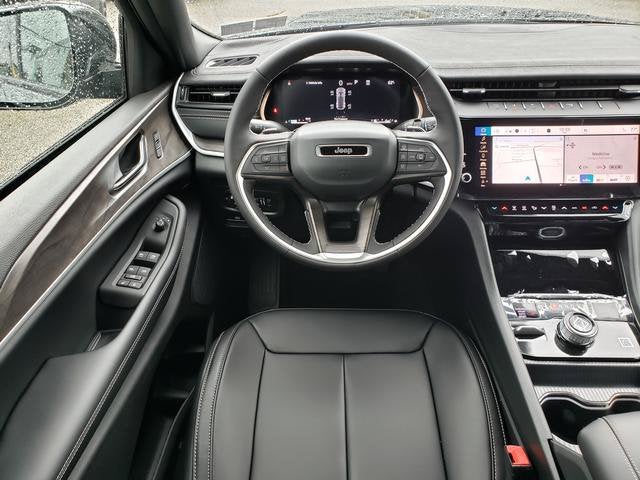 2027 Jeep Grand Cherokee GRAND CHEROKEE LIMITED 4X4