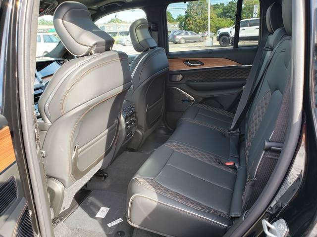 2027 Jeep Grand Cherokee GRAND CHEROKEE SUMMIT 4X4