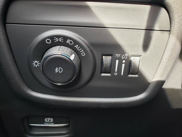 2027 Jeep Grand Cherokee GRAND CHEROKEE SUMMIT 4X4