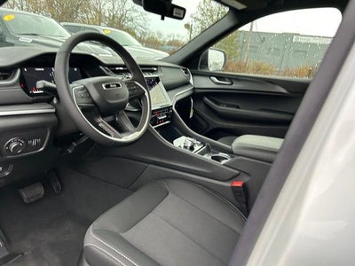 2025 Jeep Grand Cherokee GRAND CHEROKEE L LAREDO X 4X4