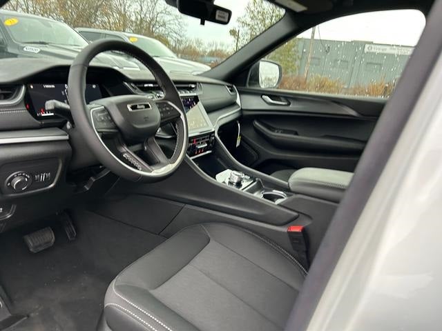 2025 Jeep Grand Cherokee GRAND CHEROKEE L LAREDO X 4X4