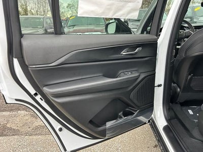 2025 Jeep Grand Cherokee GRAND CHEROKEE L LAREDO X 4X4